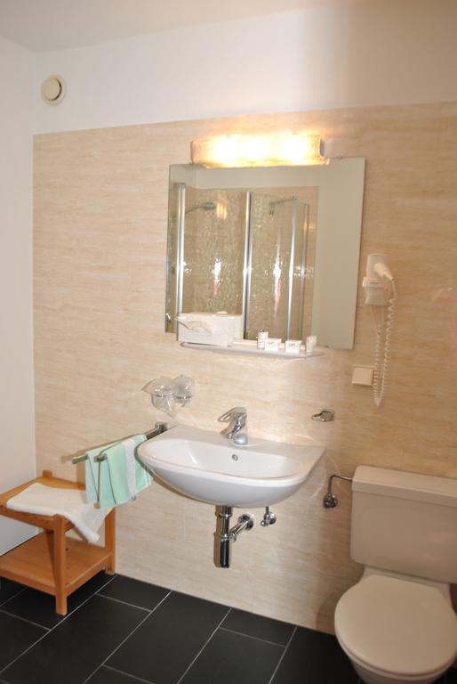 Nüziders Hotel Daneu מראה חיצוני תמונה