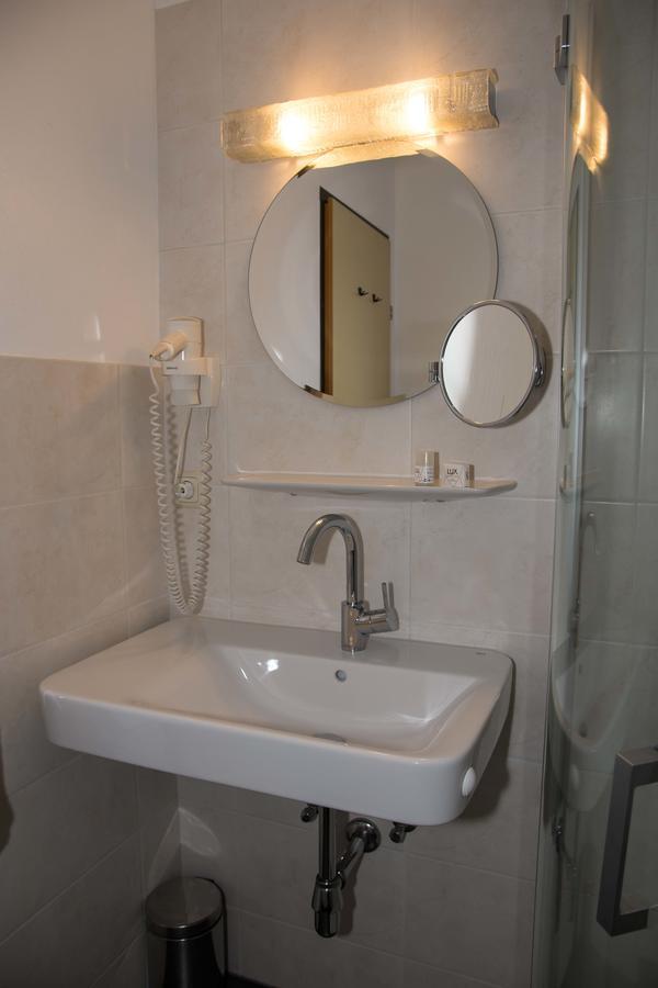 Nüziders Hotel Daneu מראה חיצוני תמונה